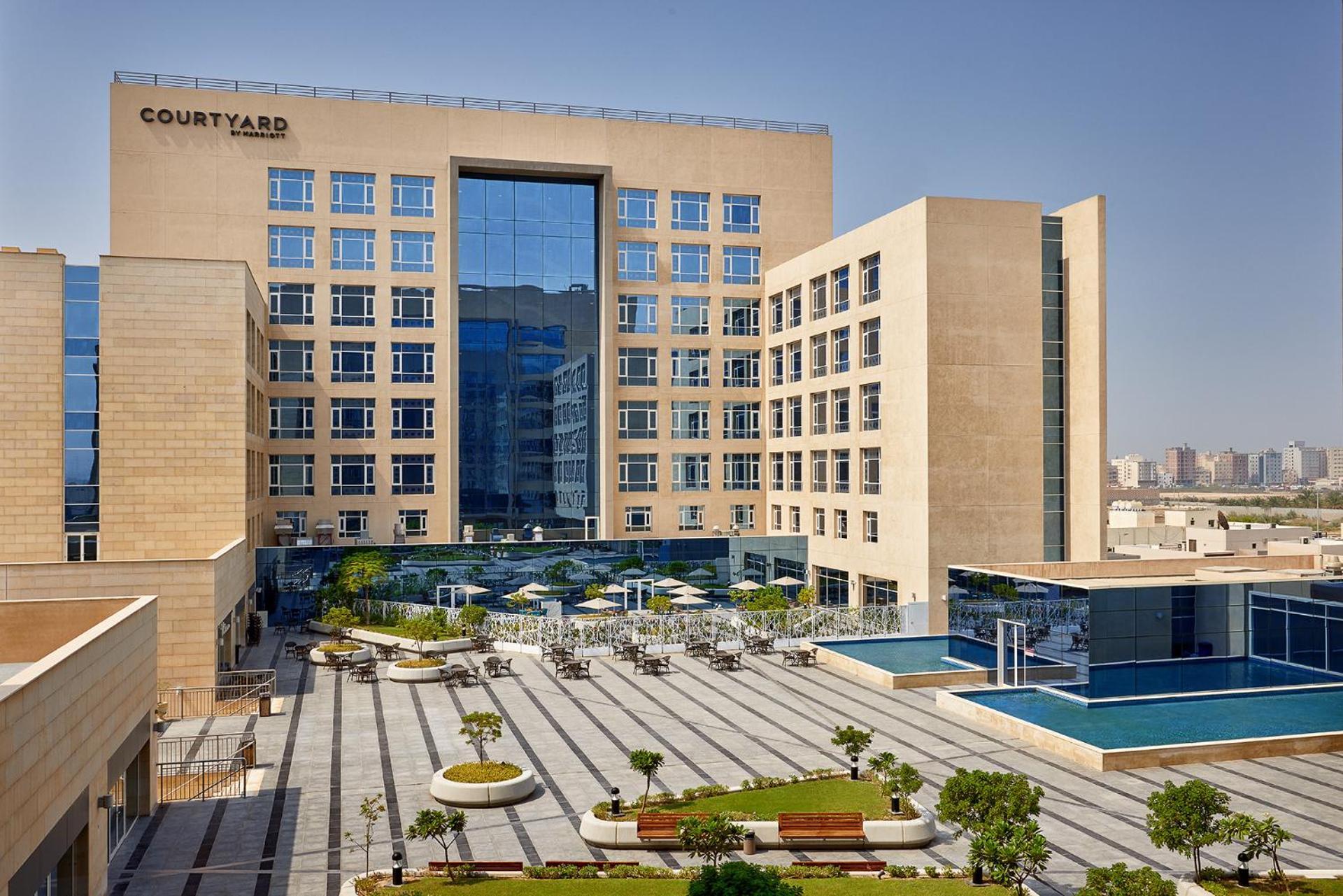 Отель Courtyard By Marriott Jubail Экстерьер фото