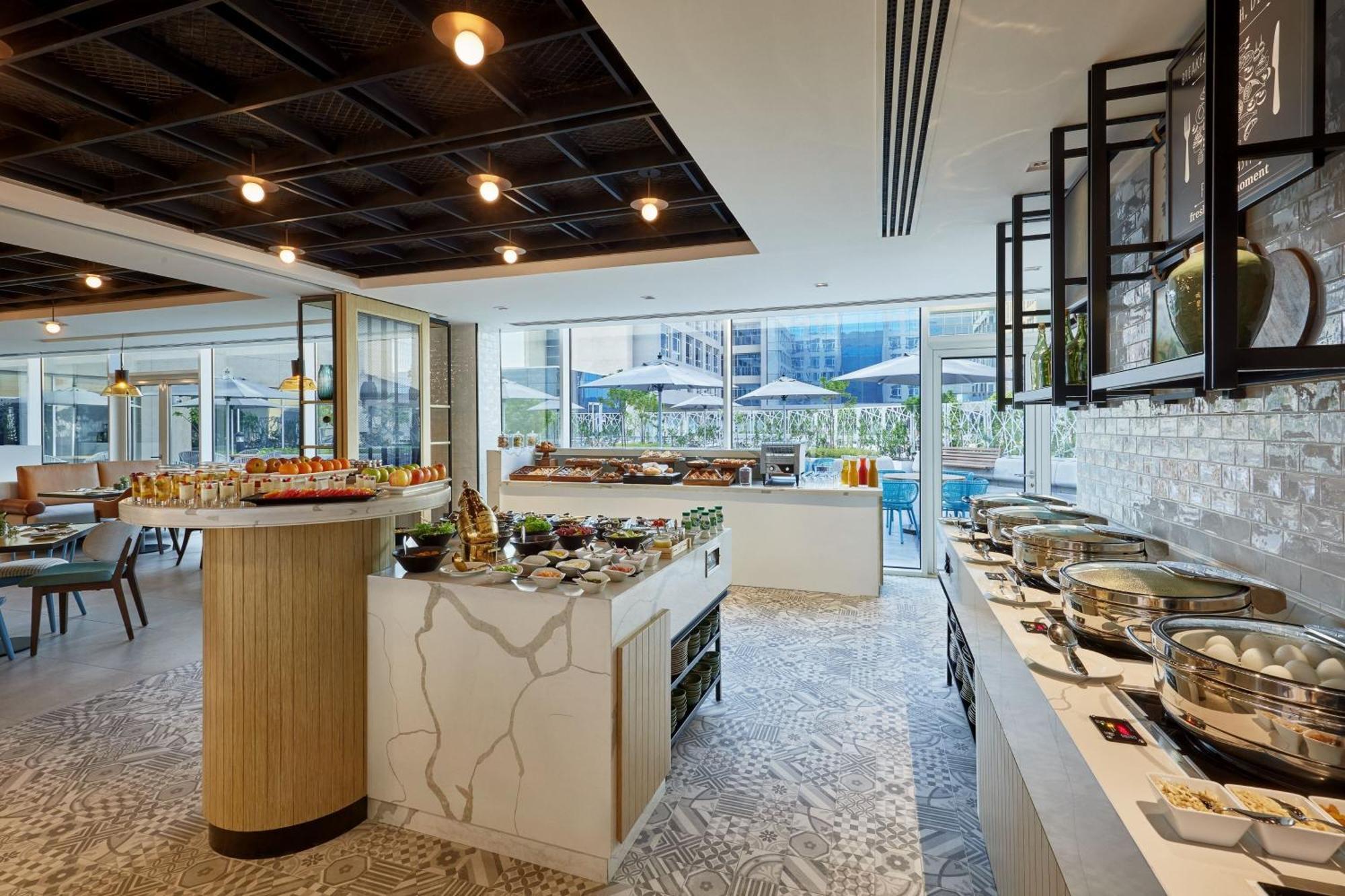 Отель Courtyard By Marriott Jubail Экстерьер фото