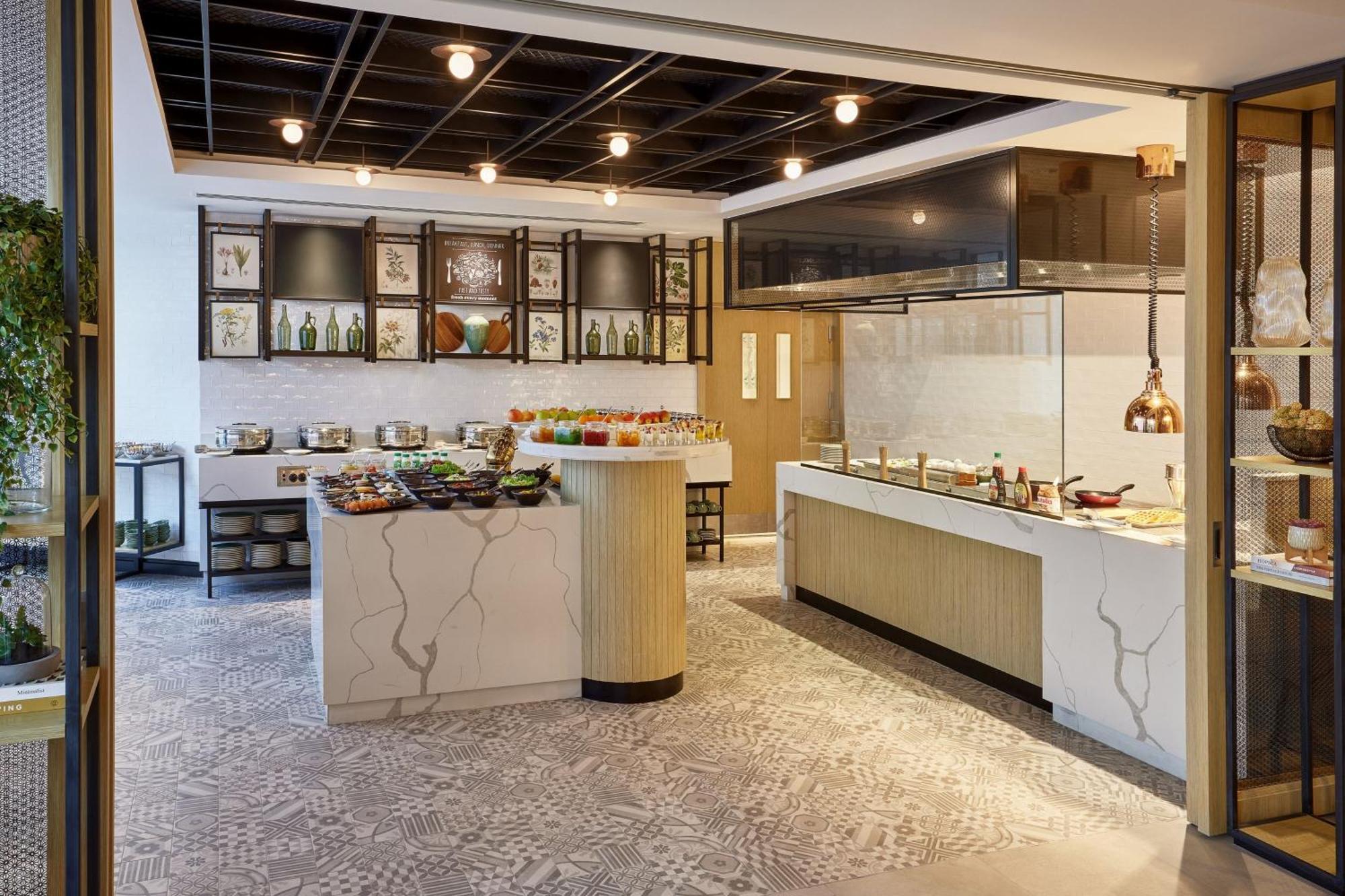 Отель Courtyard By Marriott Jubail Экстерьер фото