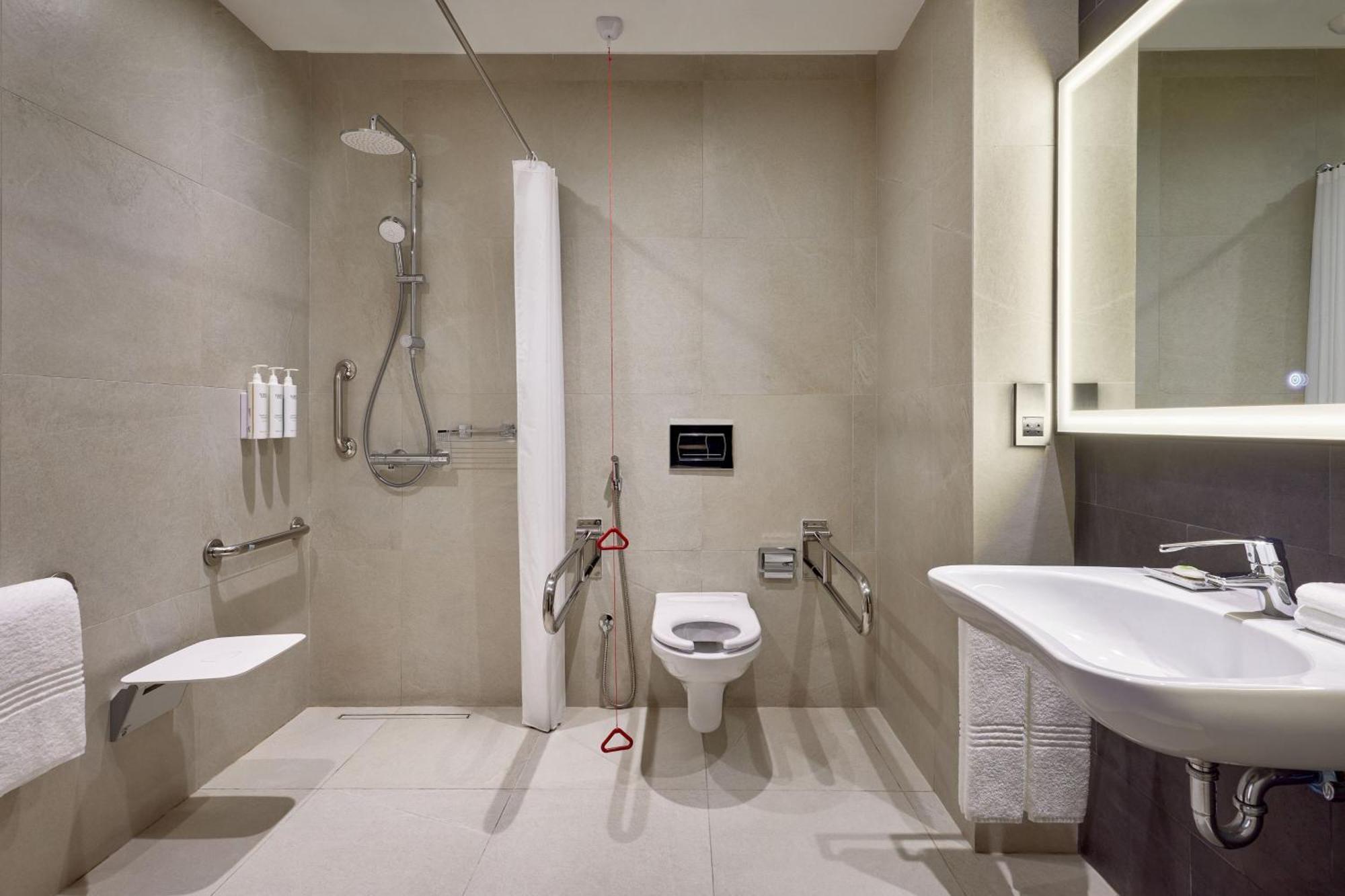 Отель Courtyard By Marriott Jubail Экстерьер фото