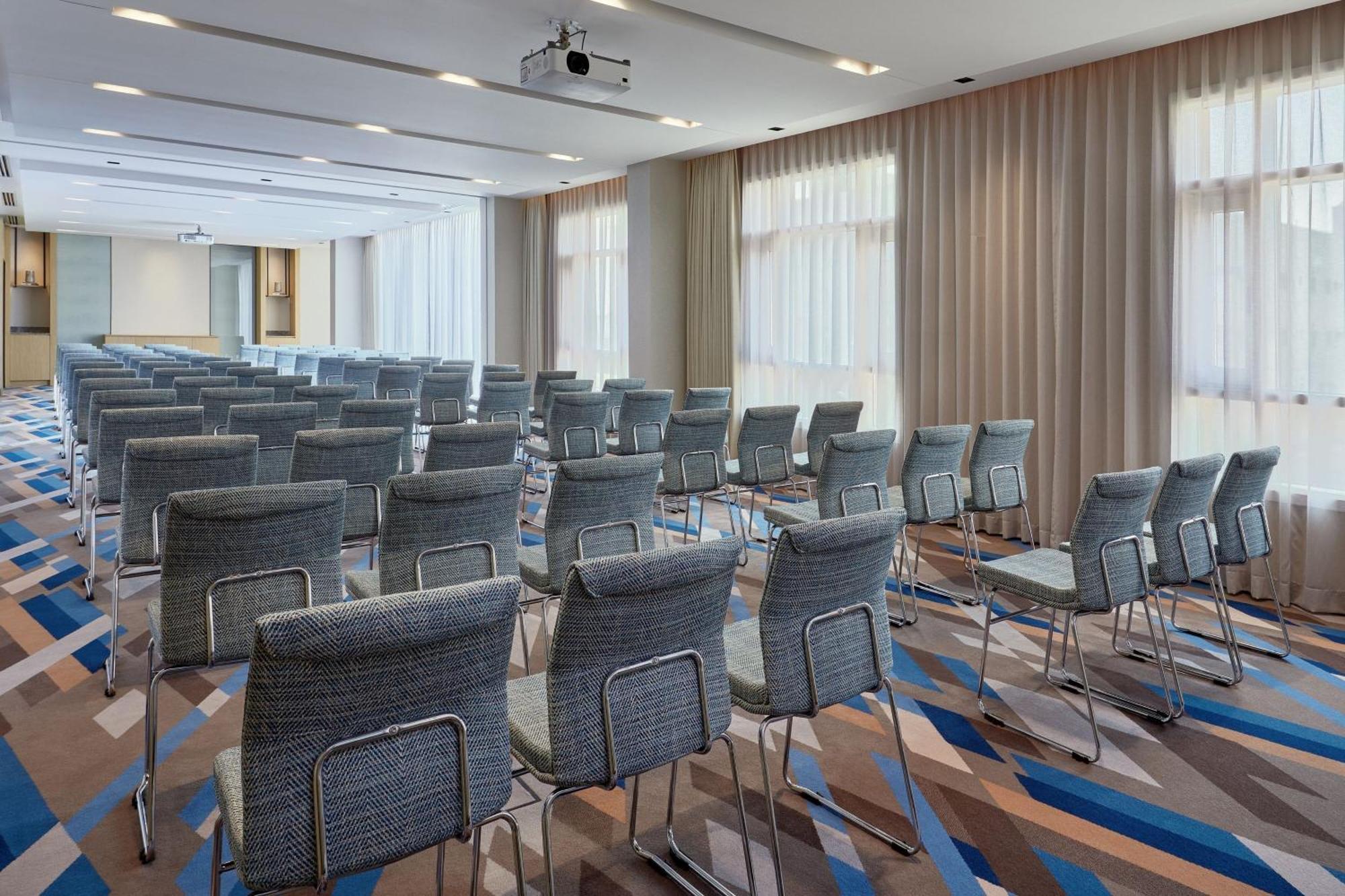Отель Courtyard By Marriott Jubail Экстерьер фото
