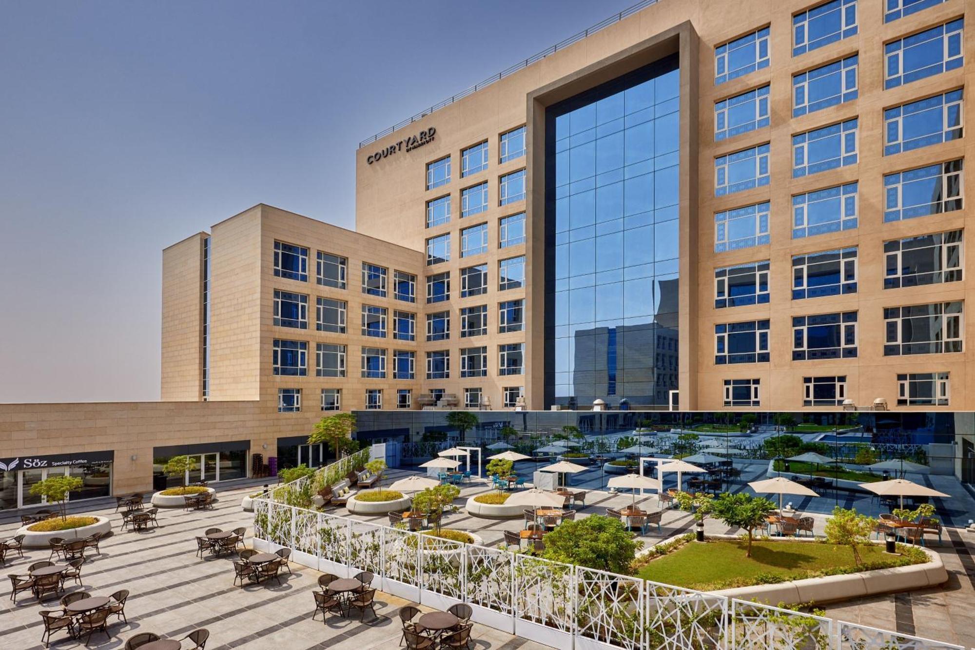 Отель Courtyard By Marriott Jubail Экстерьер фото