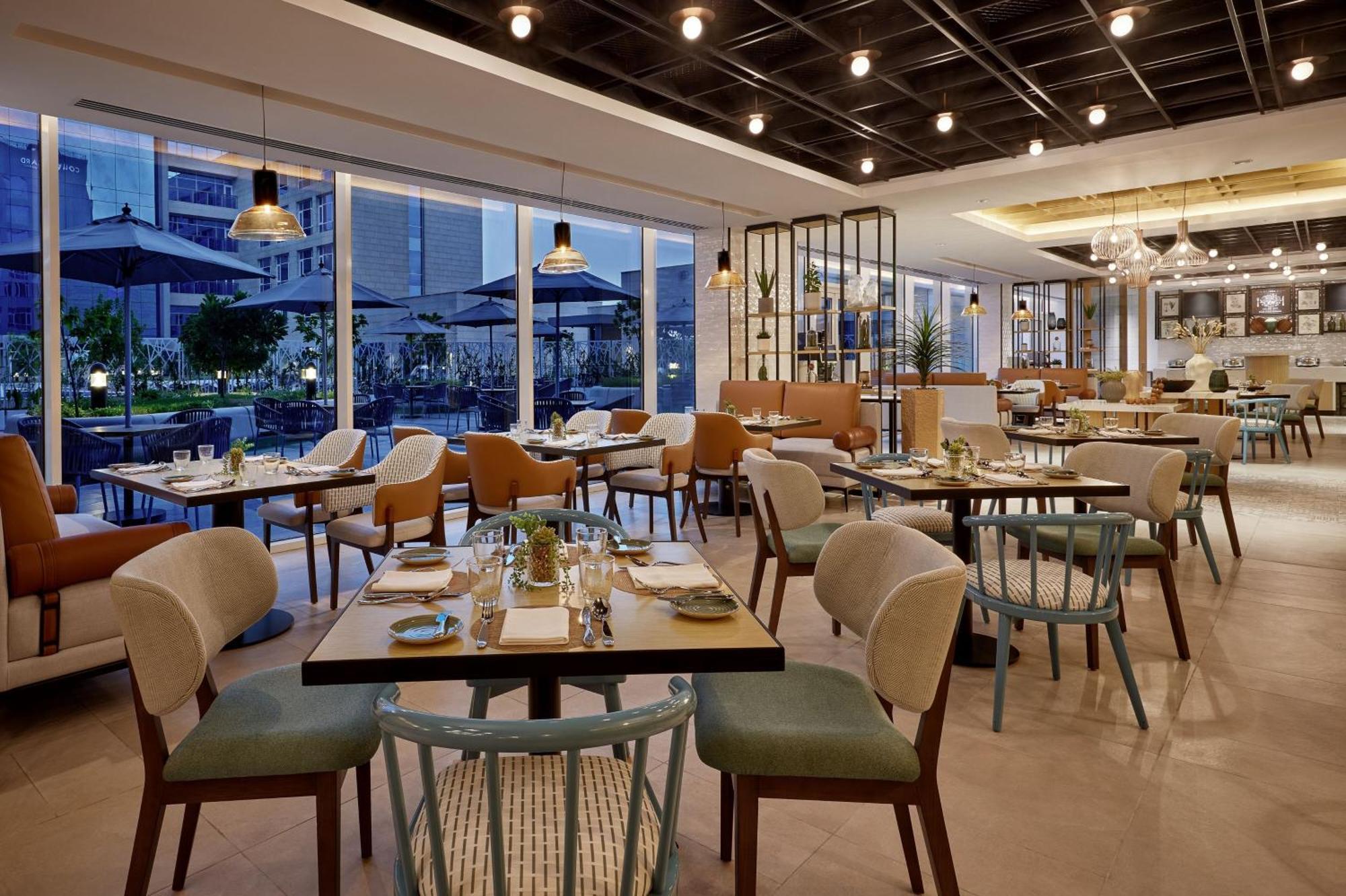 Отель Courtyard By Marriott Jubail Экстерьер фото